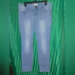 No Boundaries Juniors 17 Blue Skinny Jeans   Distressed Pre-owned Outdoor Retro
